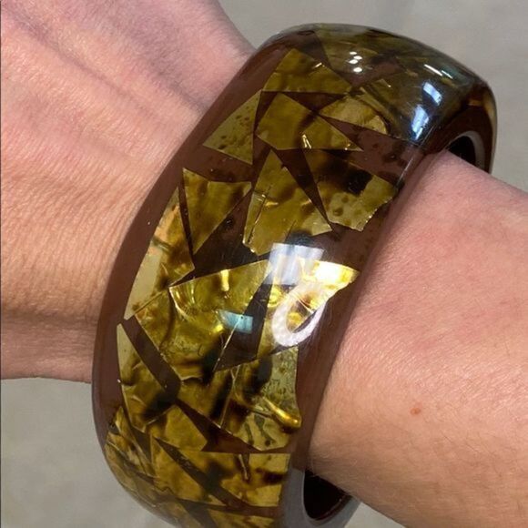 Vintage Chunky Lucite Bangle Bracelet Chocolate Brown w/Embedded Gold‎ Confetti - Picture 10 of 10